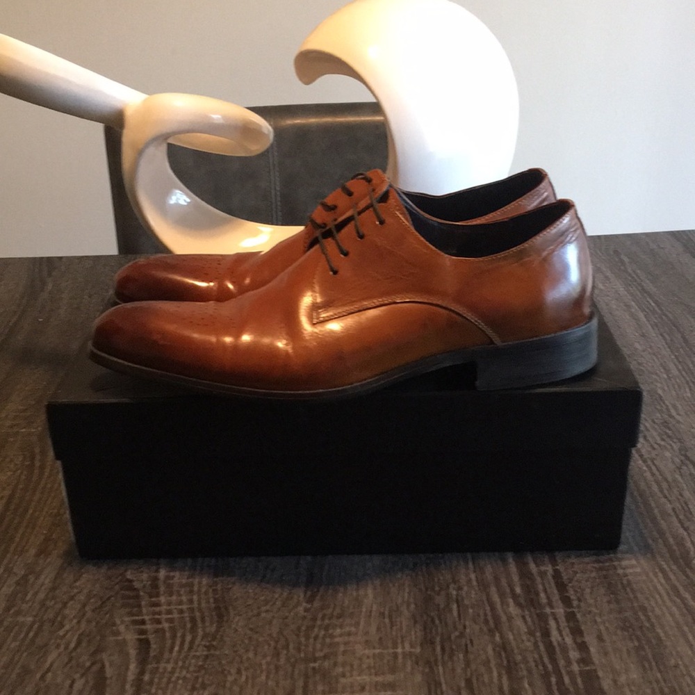 Carrucci brogue Oxford dress shoes